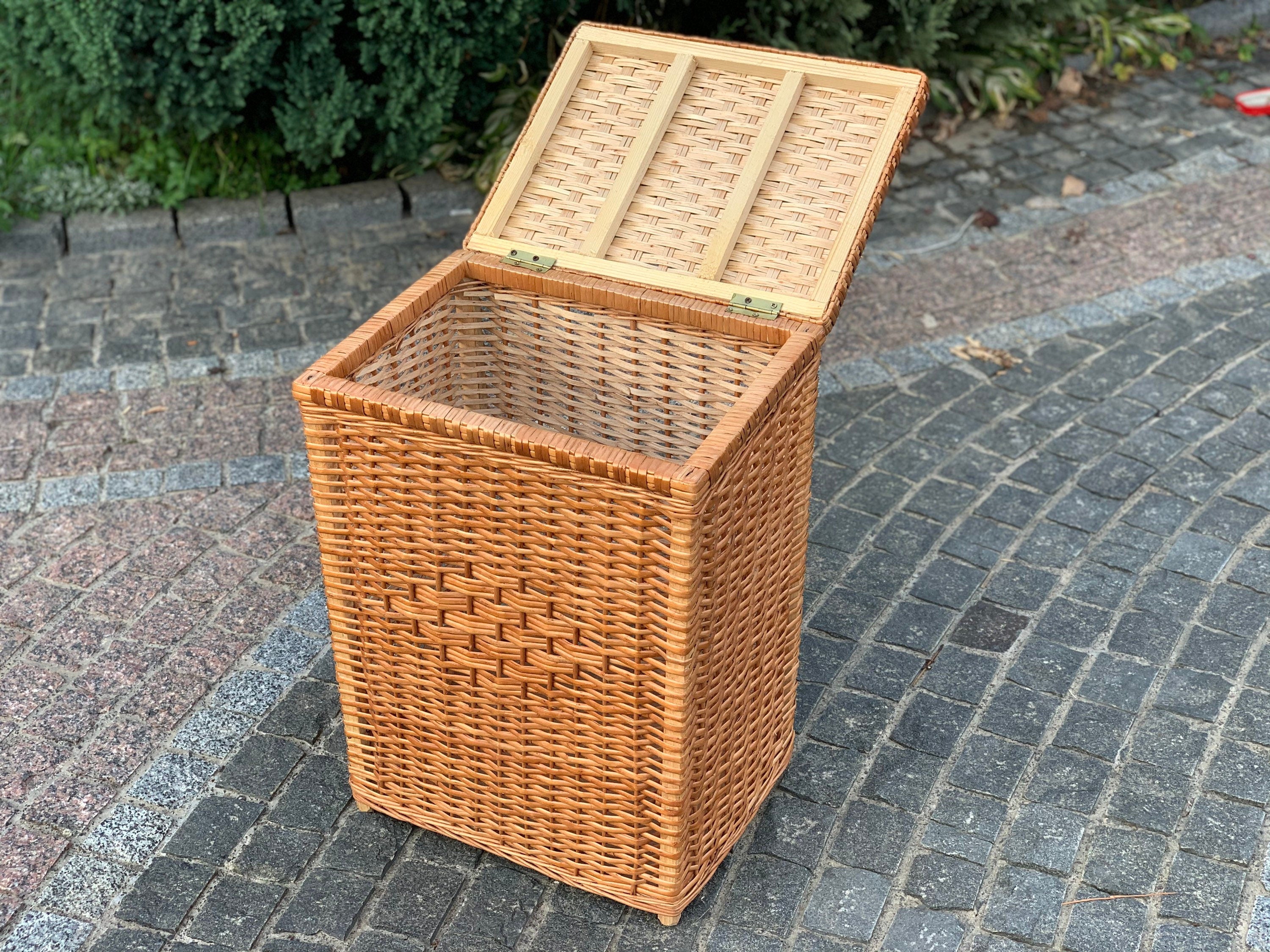 Wicker laundry basket laundry hamper, basket