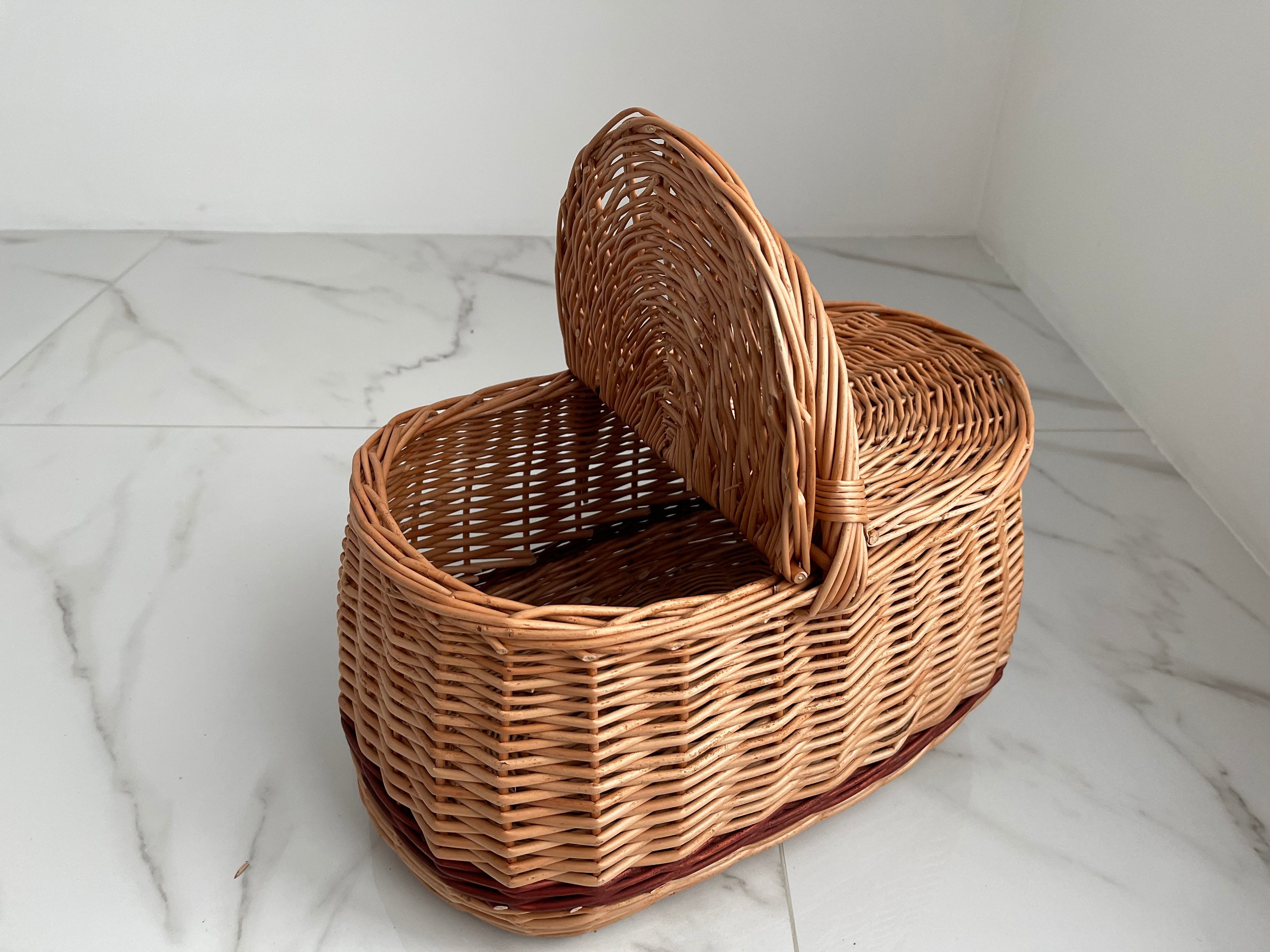 Picnic Wicker Basket, Handwoven Picnic Basket, basket with lid, Kids Willow Basket, round handled basket, flower girl basket