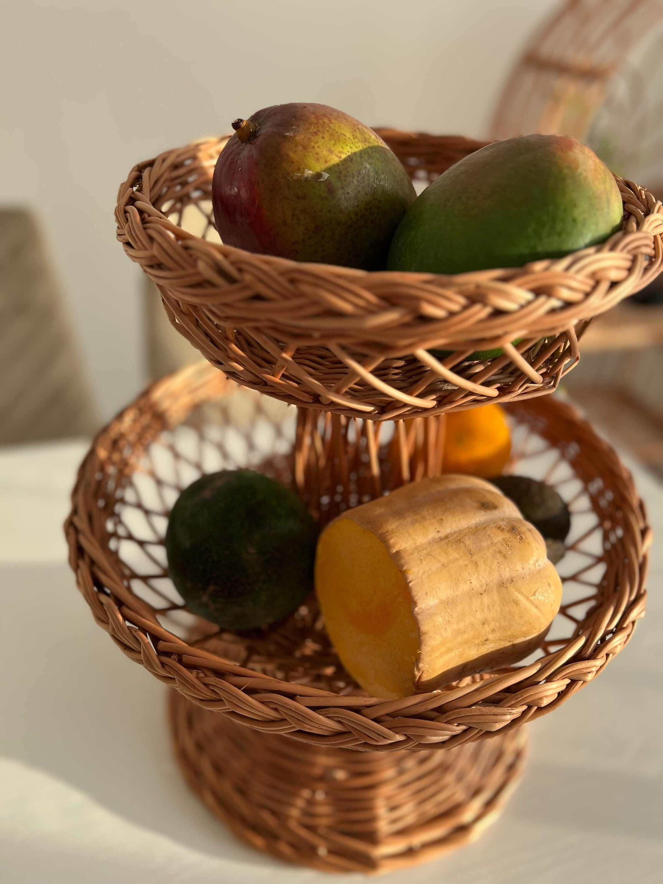 Two-tier desktop wicker fruit basket, Vase from the vine, wicker table fruit bowls