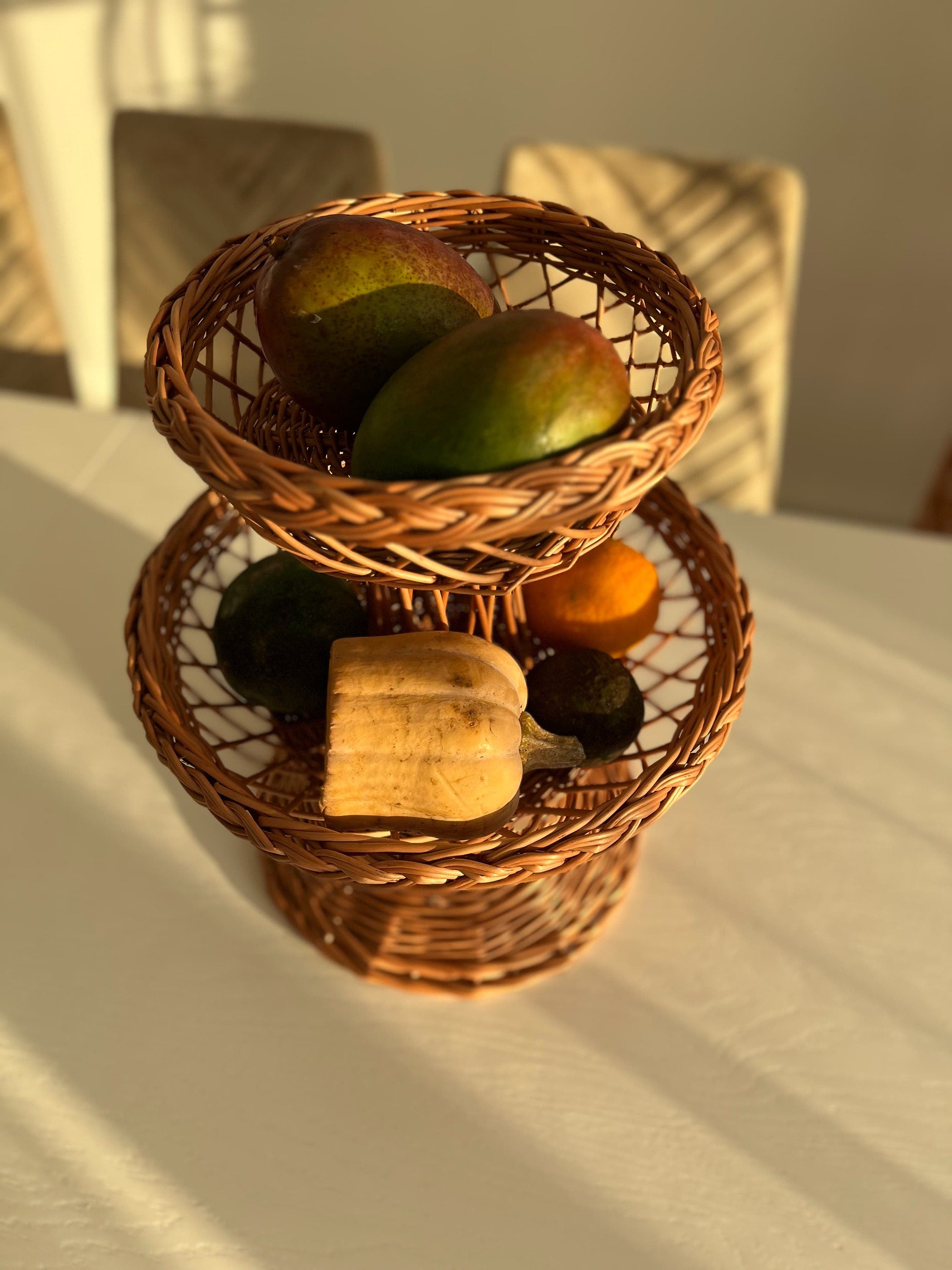 Two-tier desktop wicker fruit basket, Vase from the vine, wicker table fruit bowls