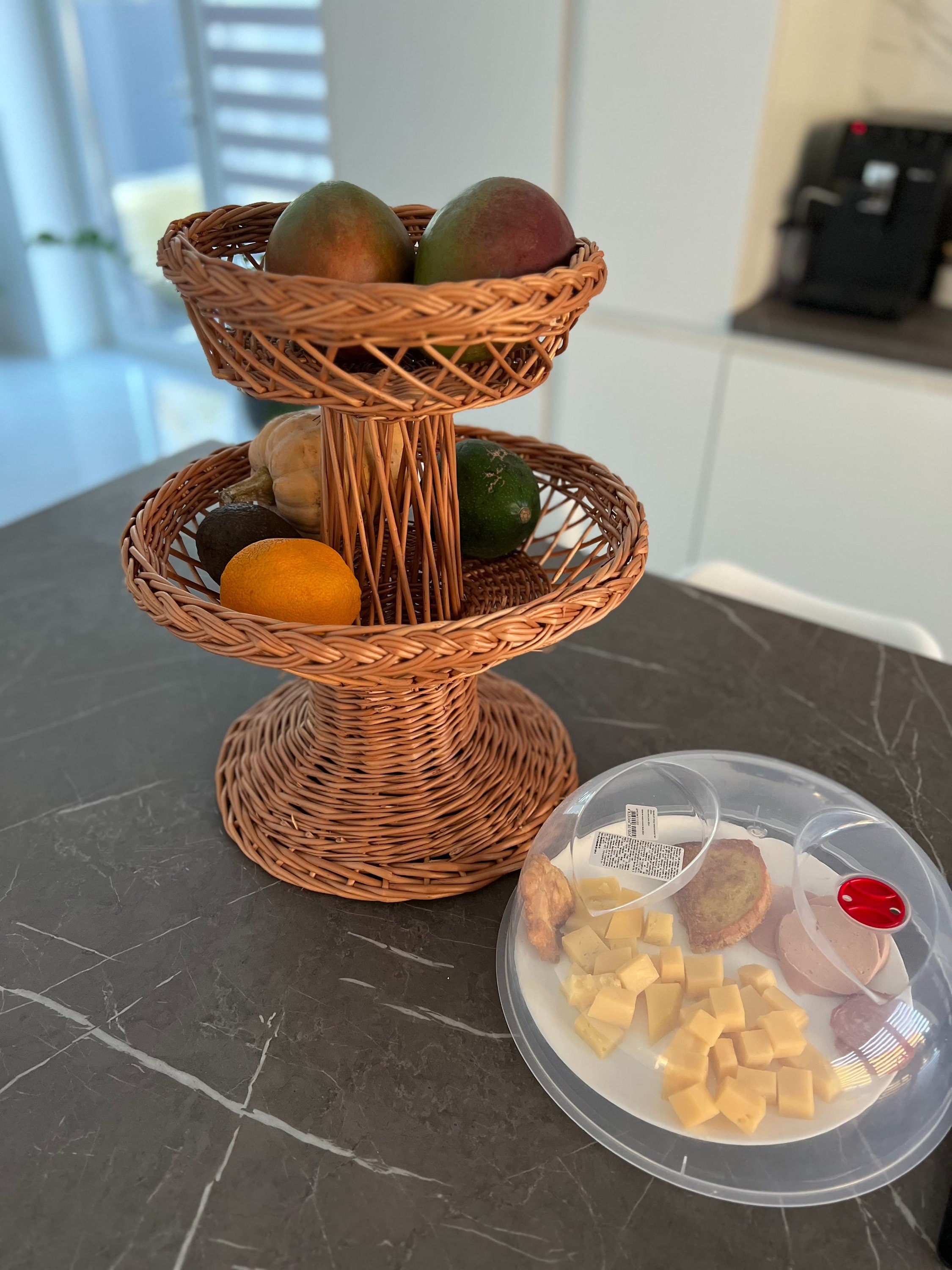 Two-tier desktop wicker fruit basket, Vase from the vine, wicker table fruit bowls