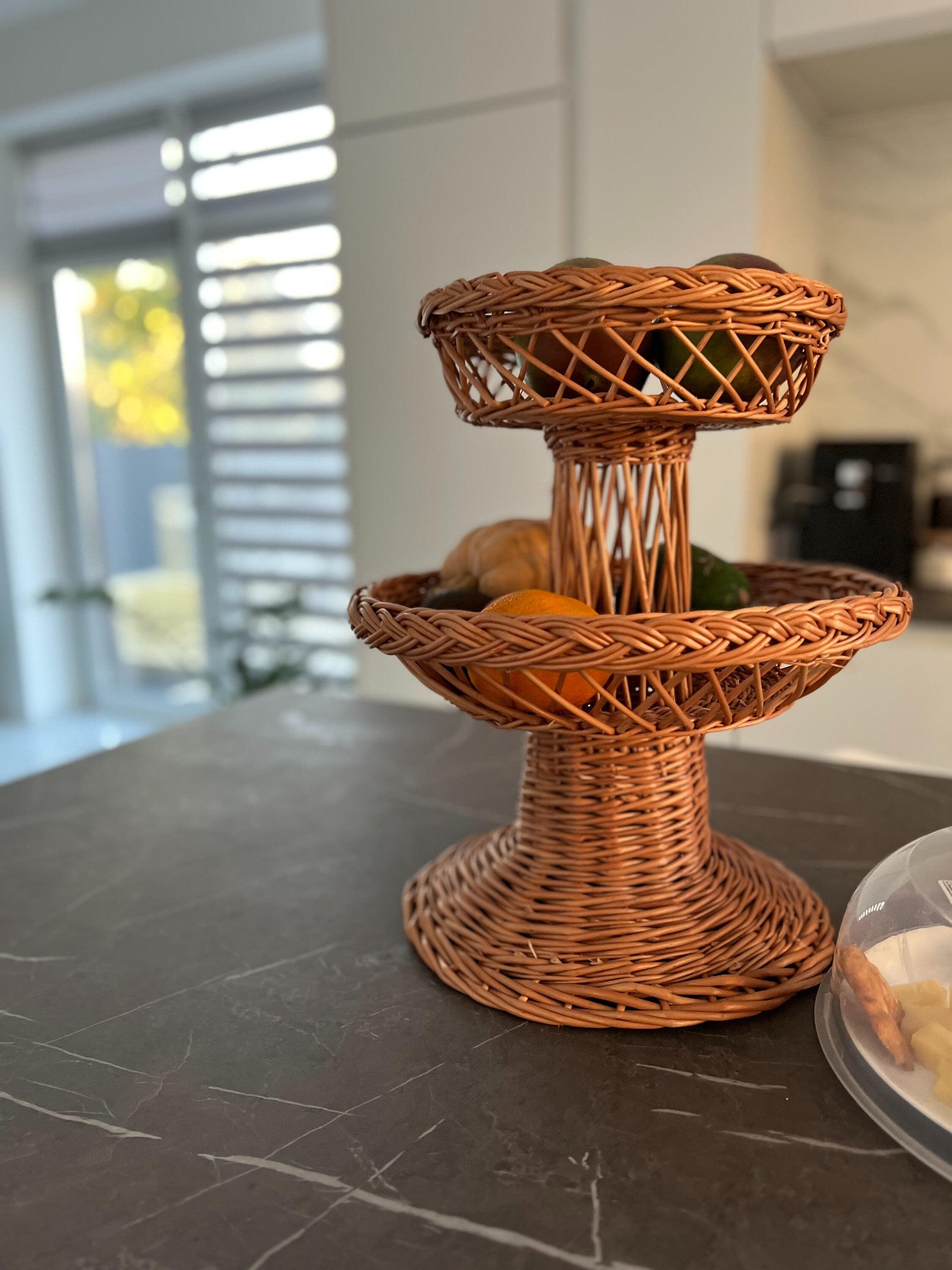 Two-tier desktop wicker fruit basket, Vase from the vine, wicker table fruit bowls