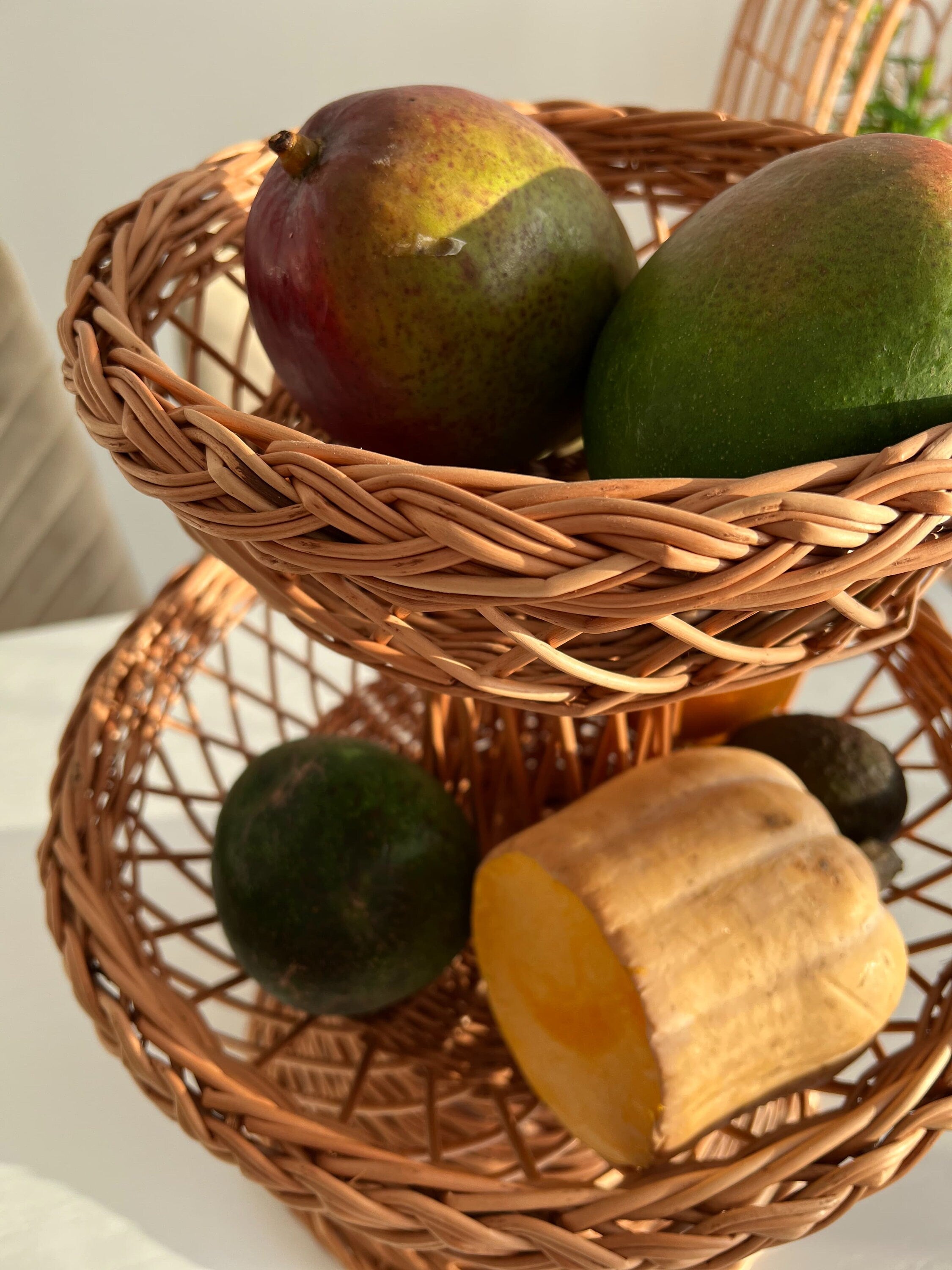 Two-tier desktop wicker fruit basket, Vase from the vine, wicker table fruit bowls