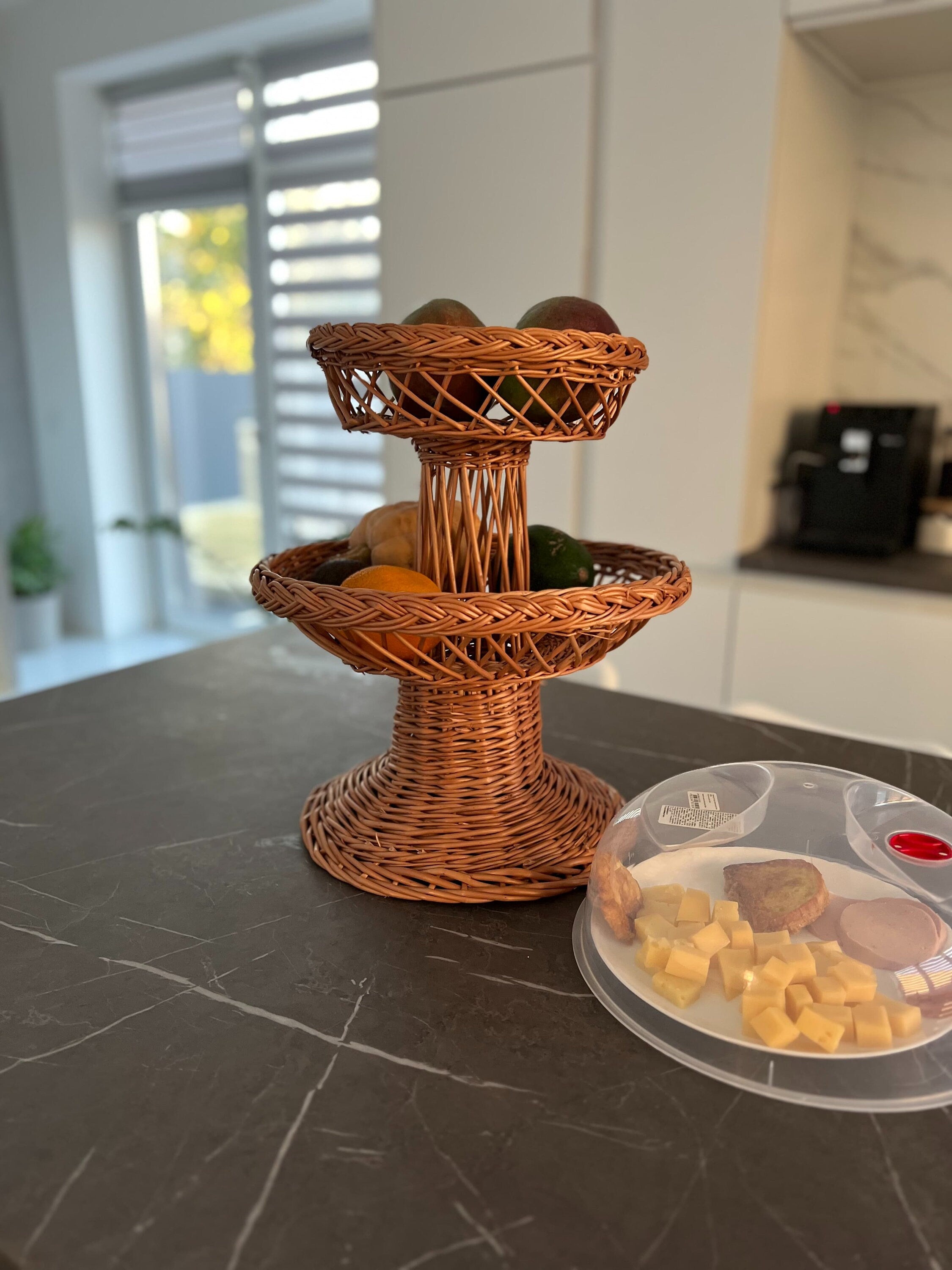 Two-tier desktop wicker fruit basket, Vase from the vine, wicker table fruit bowls